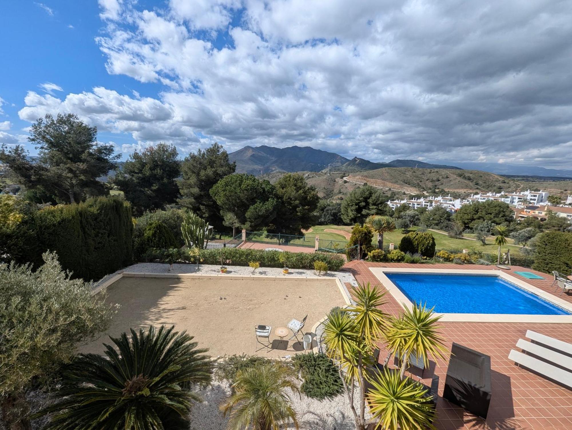 With Pool And Boule Right On Alhaurin Golf Málaga
