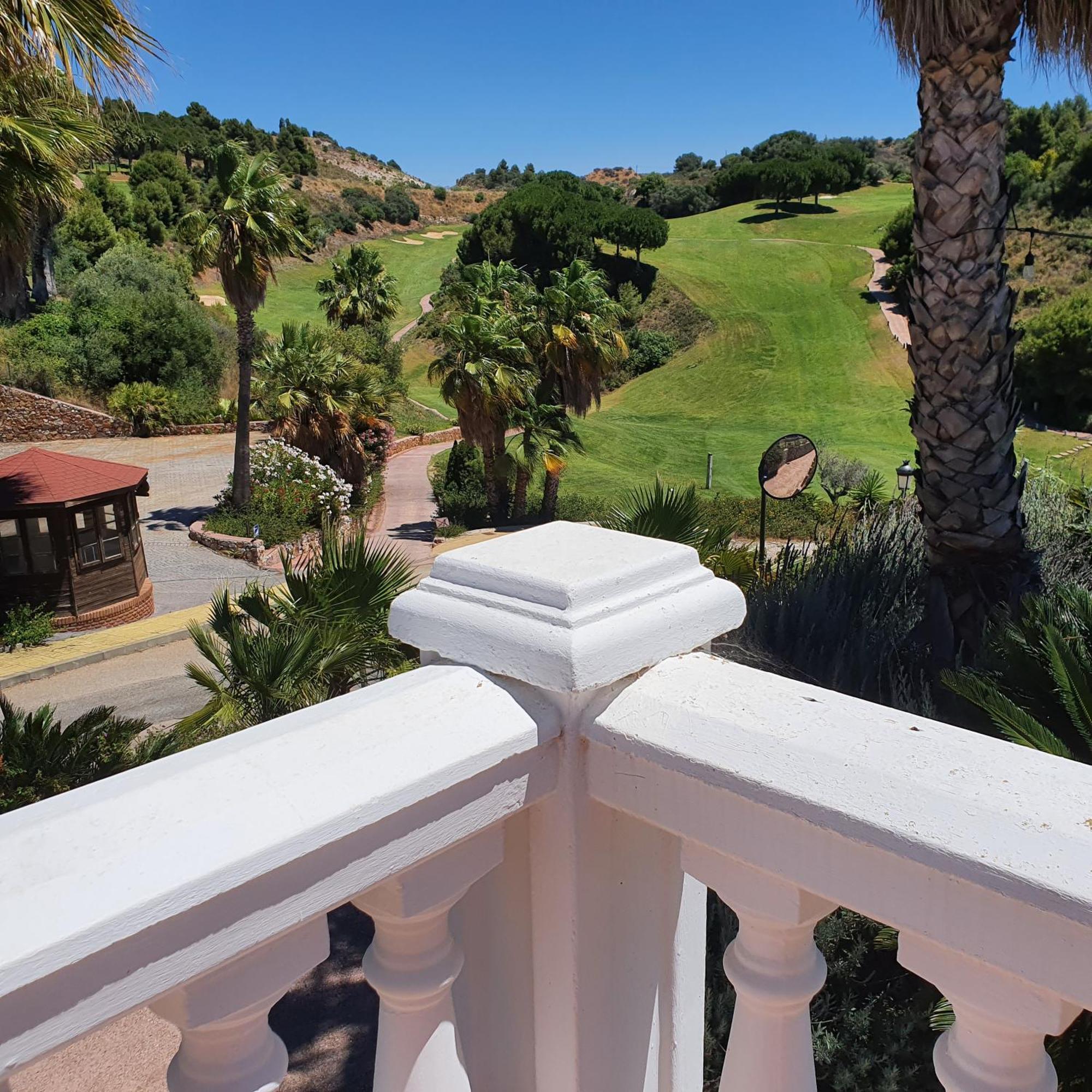 Villa With Pool And Boule Right On Alhaurin Golf